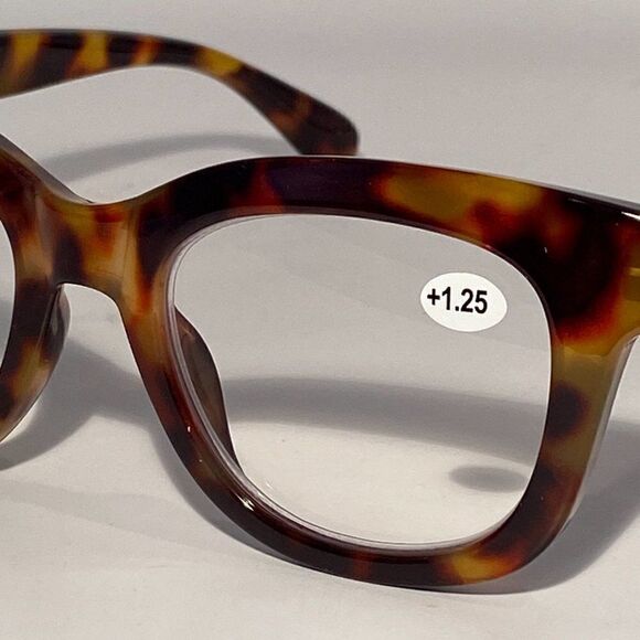 0816 Mona Reading Glasses 1.25 Brown Tortoise Readers Rounded Square Frame NWT